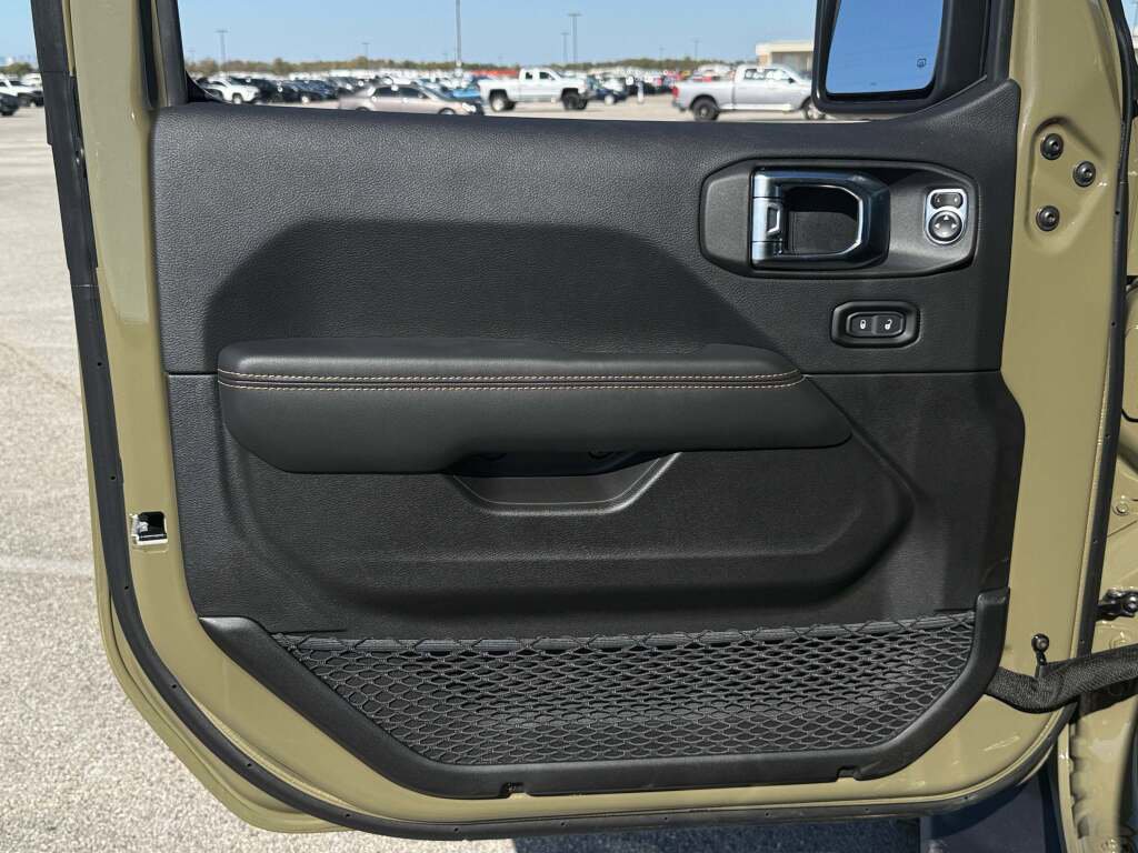 New 2025 Jeep Gladiator Sport image 28