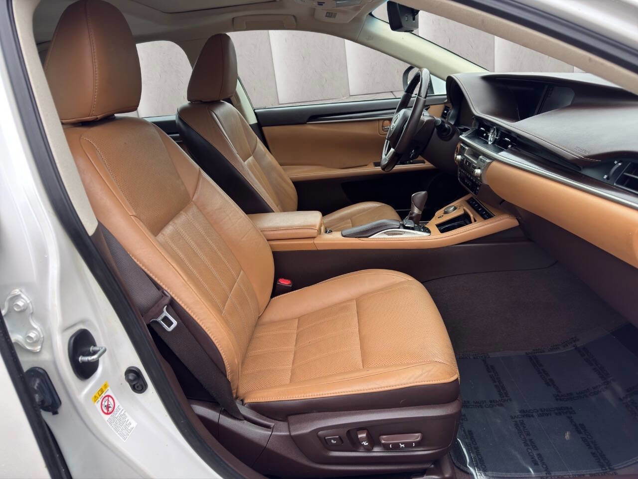 Used 2017 Lexus ES 350 w/ Luxury Package FWD image 12