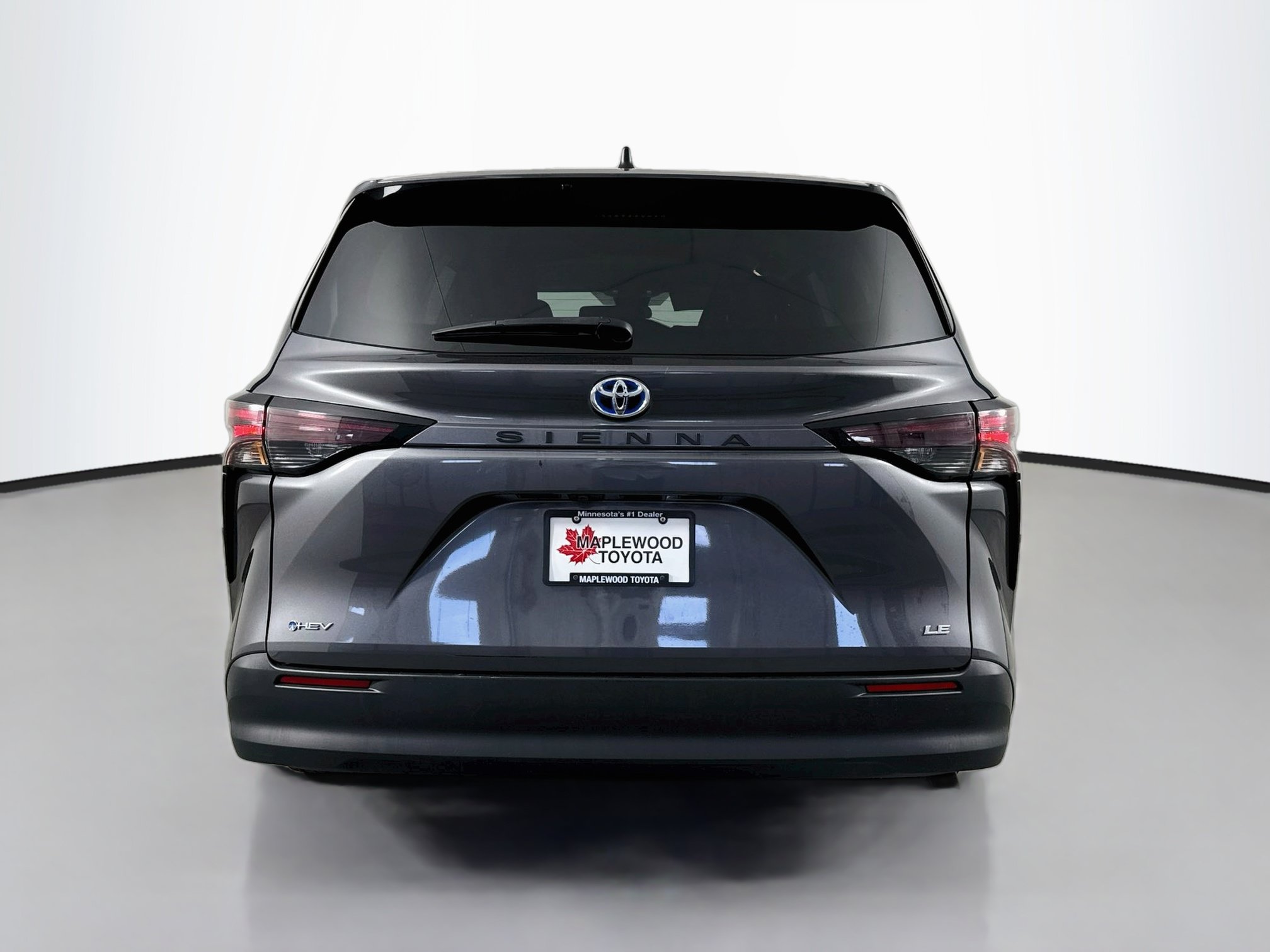 Certified 2025 Toyota Sienna LE FWD image 6