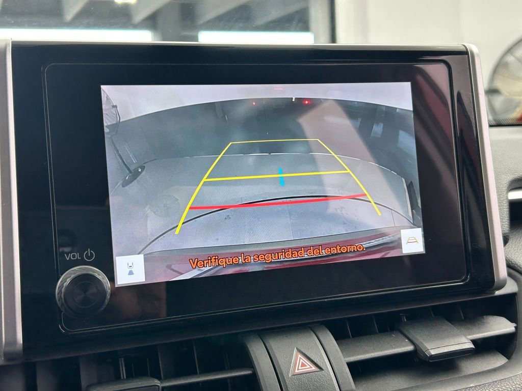 Used 2025 Toyota RAV4 XLE image 18