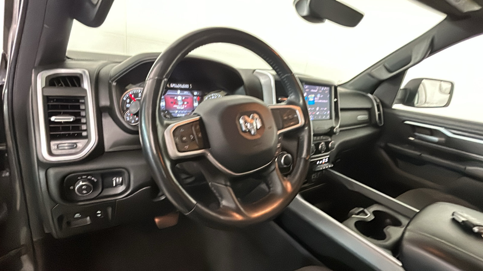 Used 2022 RAM 1500 Big Horn AWD/4WD image 17