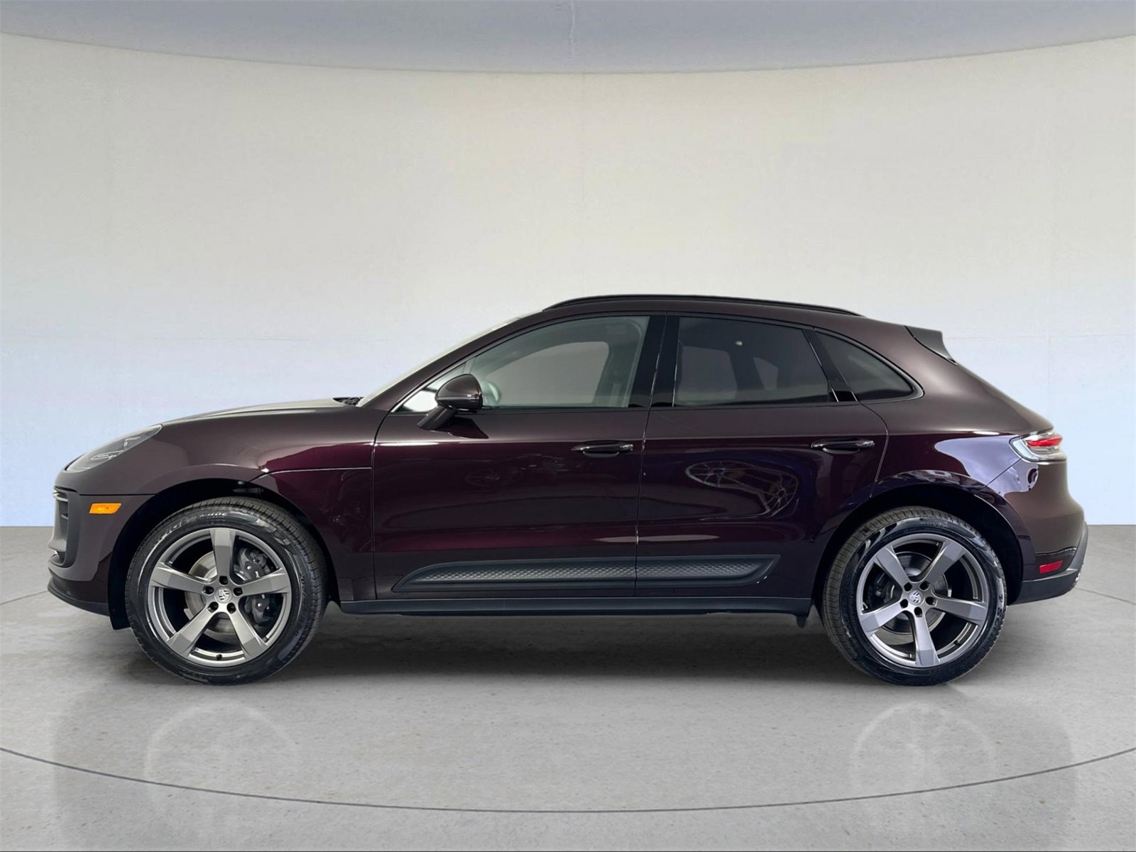 New 2026 Porsche Macan image 2