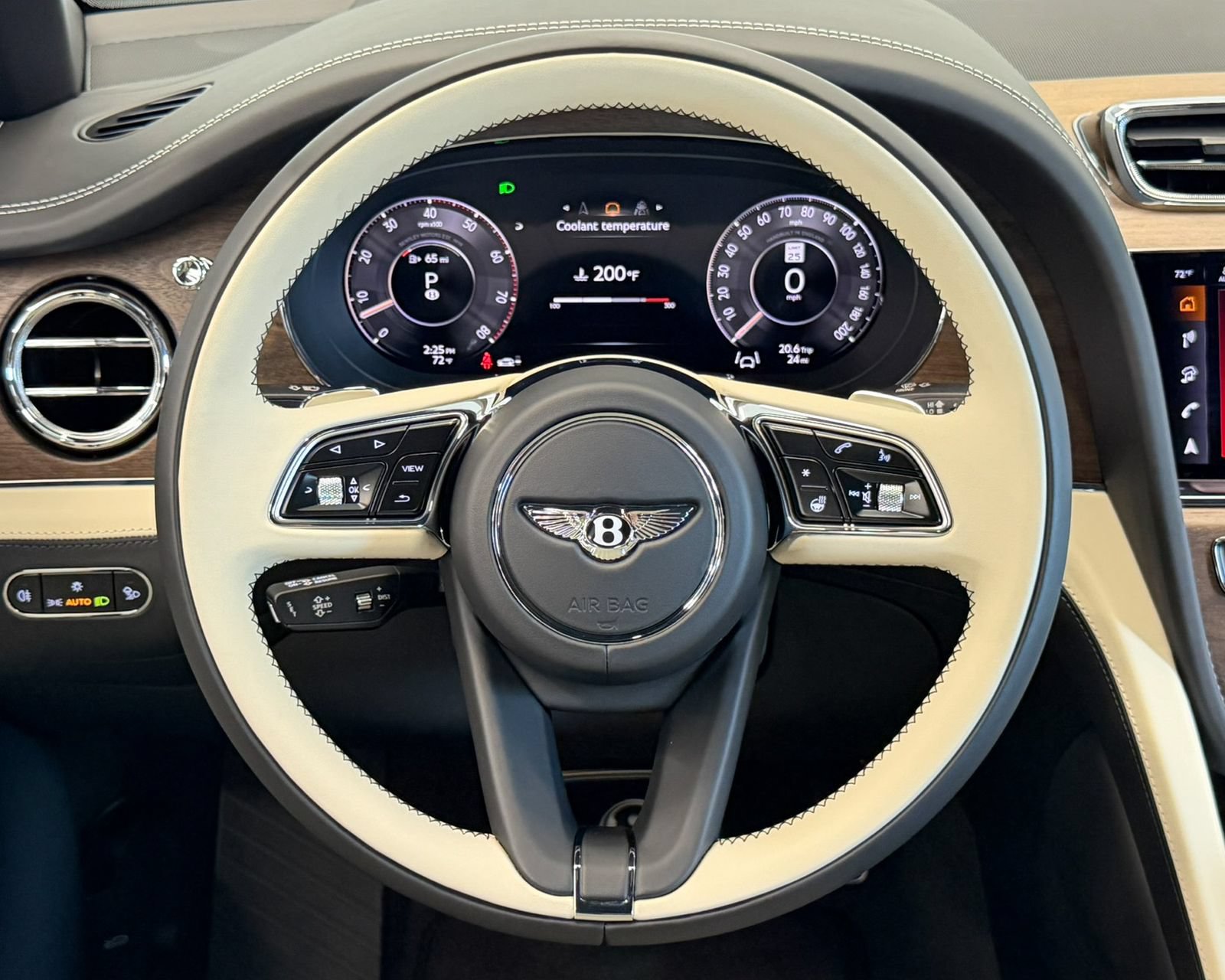 New 2026 Bentley Bentayga Extended Wheelbase AWD/4WD image 20