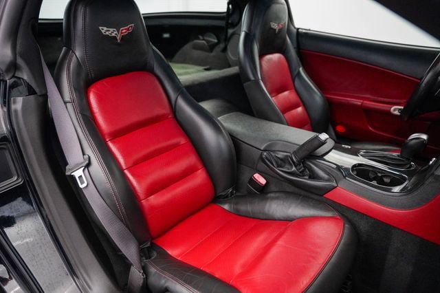 Used 2011 Chevrolet Corvette Coupe w/ Preferred Equipment Group RWD image 21