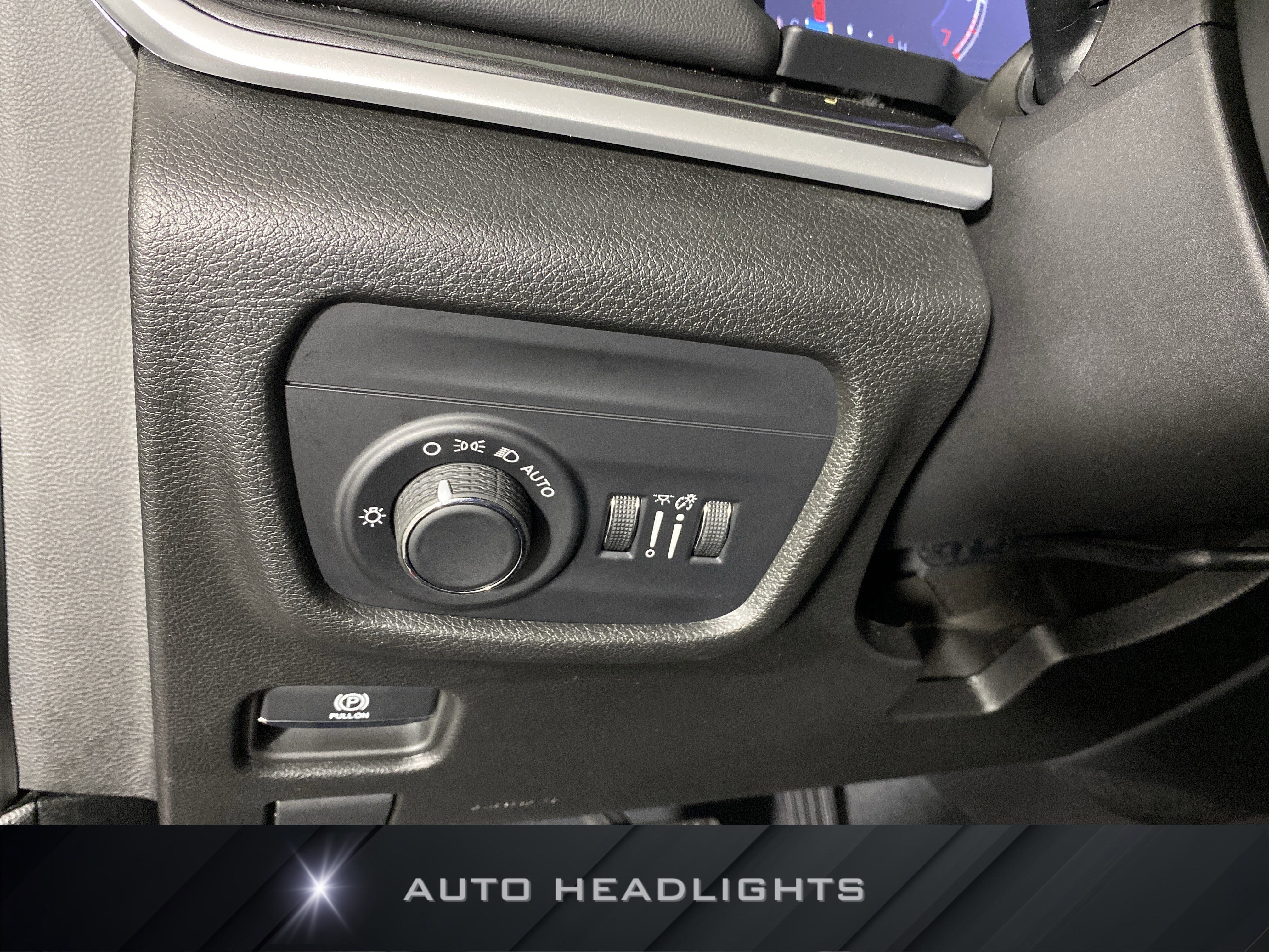 Used 2023 Jeep Grand Cherokee Altitude AWD/4WD image 25