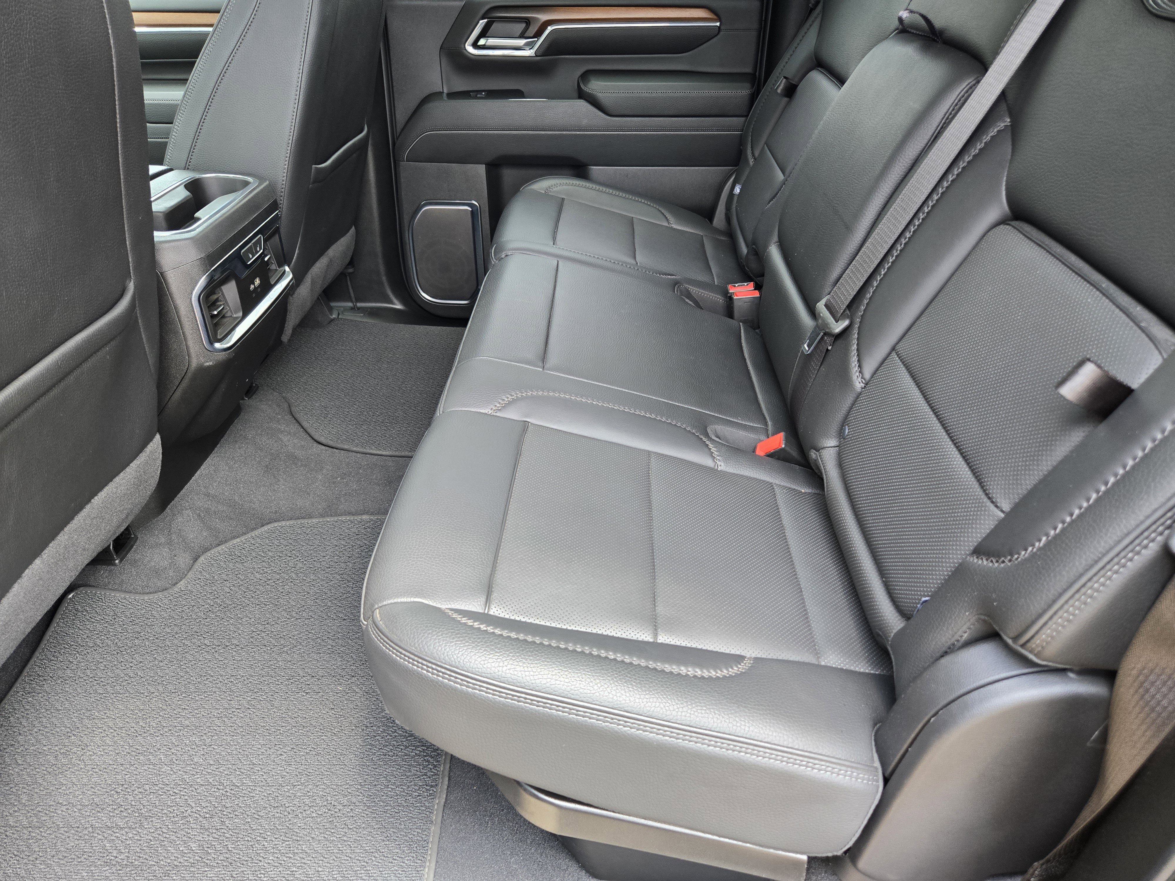 Used 2024 GMC Sierra 3500 Denali w/ Denali Reserve Package AWD/4WD image 22