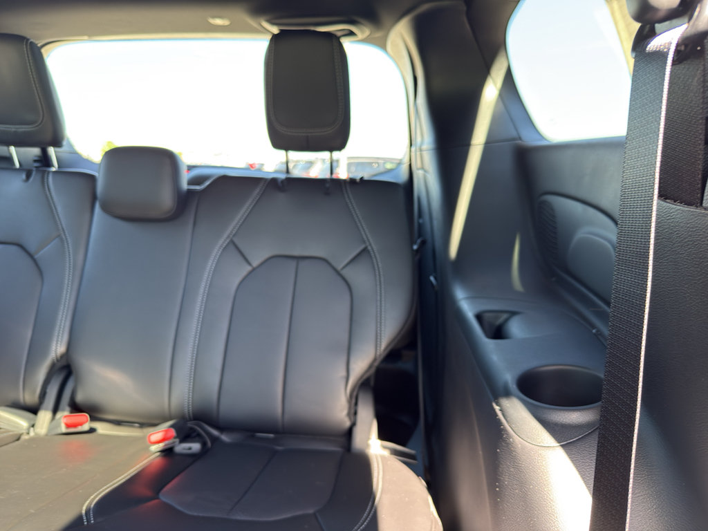 New 2027 Chrysler Pacifica Select w/ Family Tech Group AWD/4WD image 36