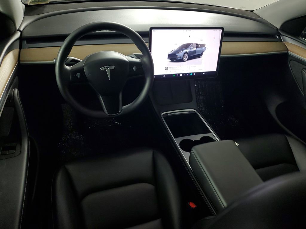 Used 2024 Tesla Model Y Long Range image 15