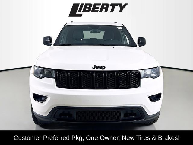 Used 2019 Jeep Grand Cherokee Laredo image 2