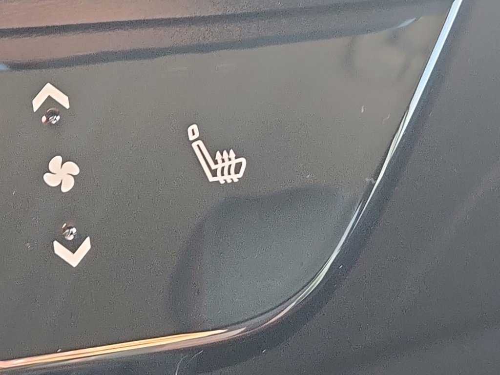 New 2026 Nissan Kicks SR w/ Cold Weather Package image 21