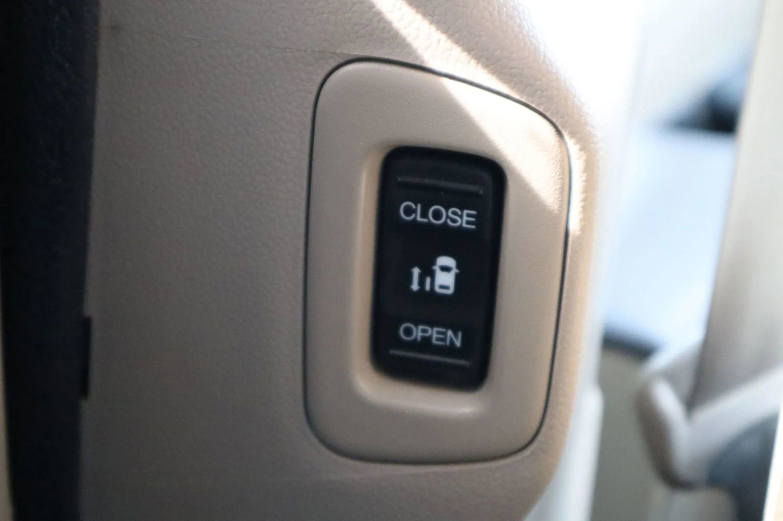 Used 2015 Honda Odyssey Touring image 32