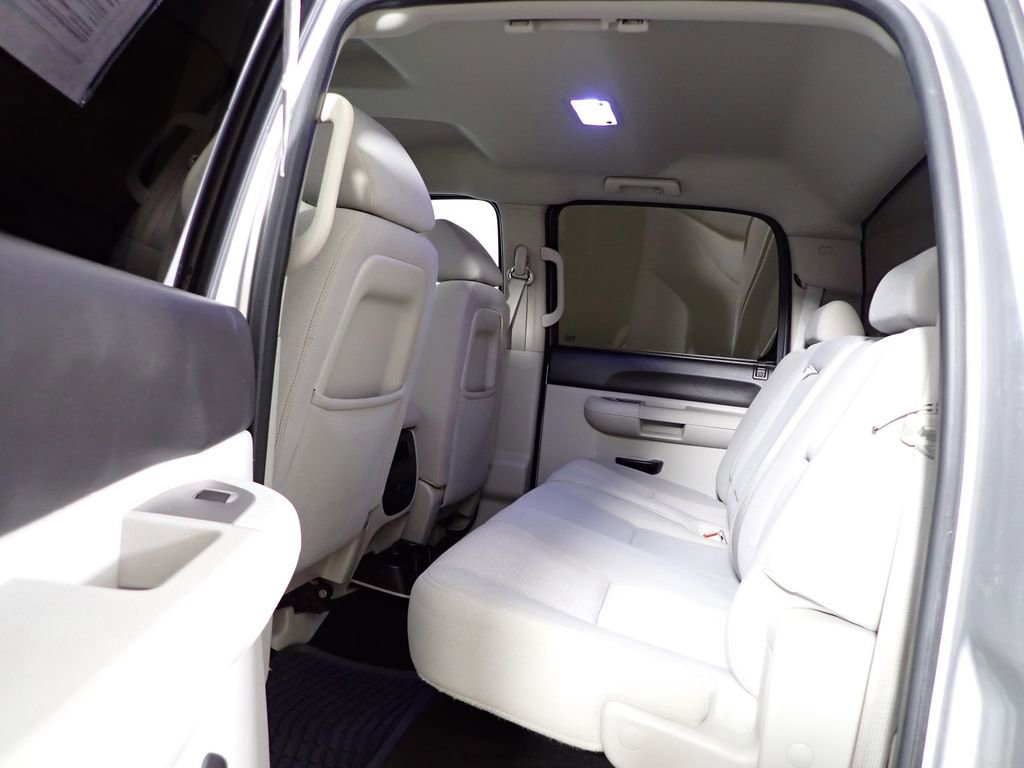 Used 2011 Chevrolet Silverado 2500 LT w/ Interior Plus Package image 35
