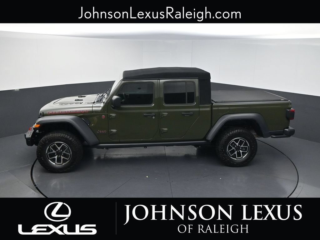 Used 2024 Jeep Gladiator Rubicon w/ Convenience Group AWD/4WD image 31