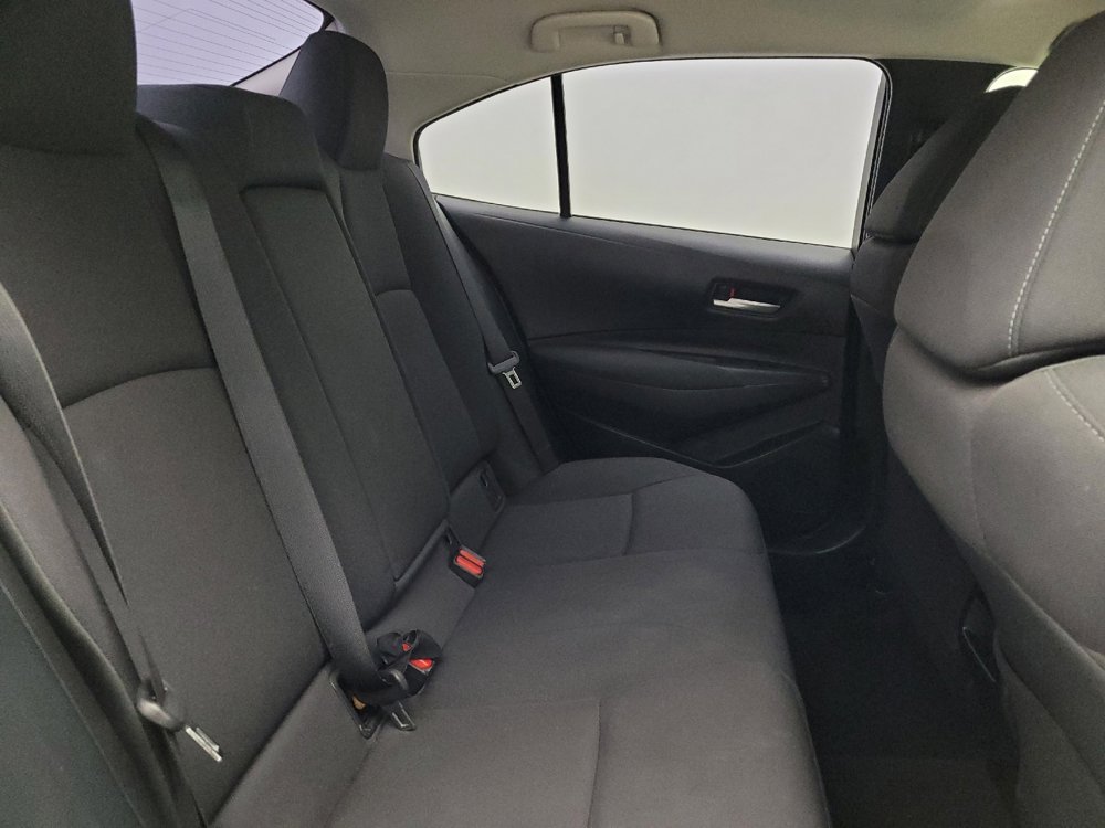 Used 2021 Toyota Corolla LE image 19