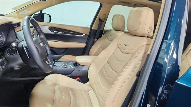 Used 2024 Cadillac XT6 Sport w/ Platinum Package image 11