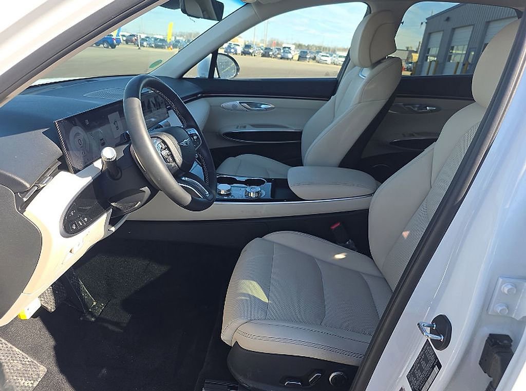 Used 2026 Genesis GV70 2.5T image 4