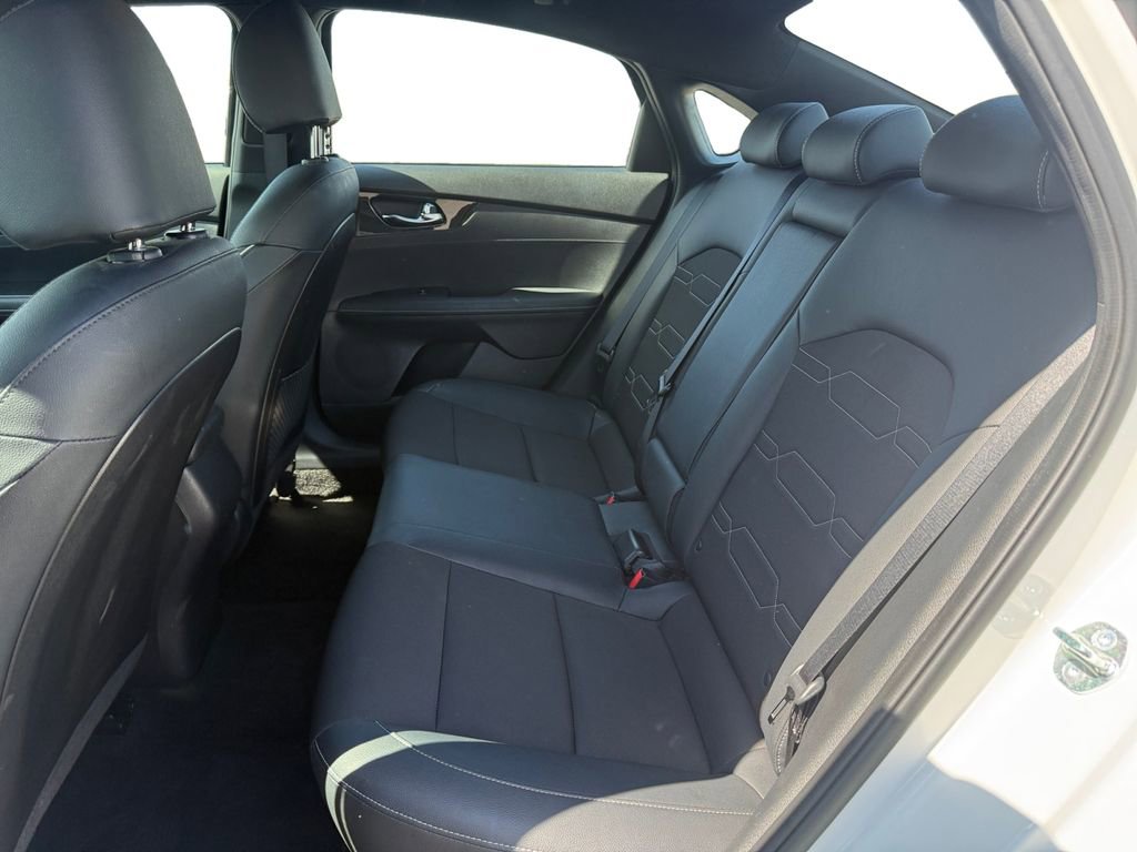 Used 2023 Kia Forte GT-Line image 16