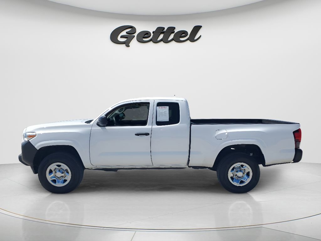 Used 2018 Toyota Tacoma SR image 8