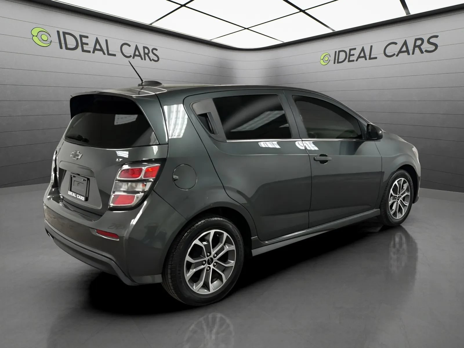 Used 2018 Chevrolet Sonic LT FWD image 5