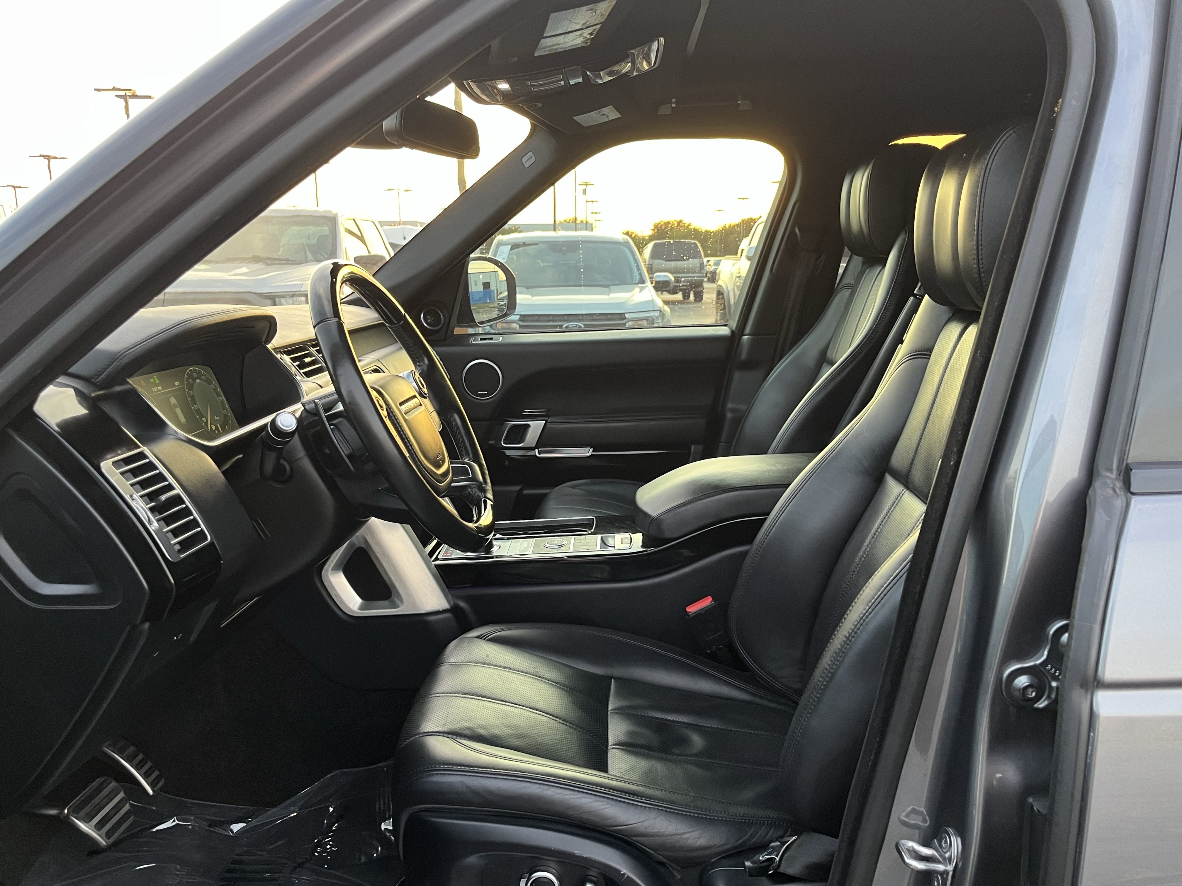 Used 2016 Land Rover Range Rover Supercharged AWD/4WD image 33