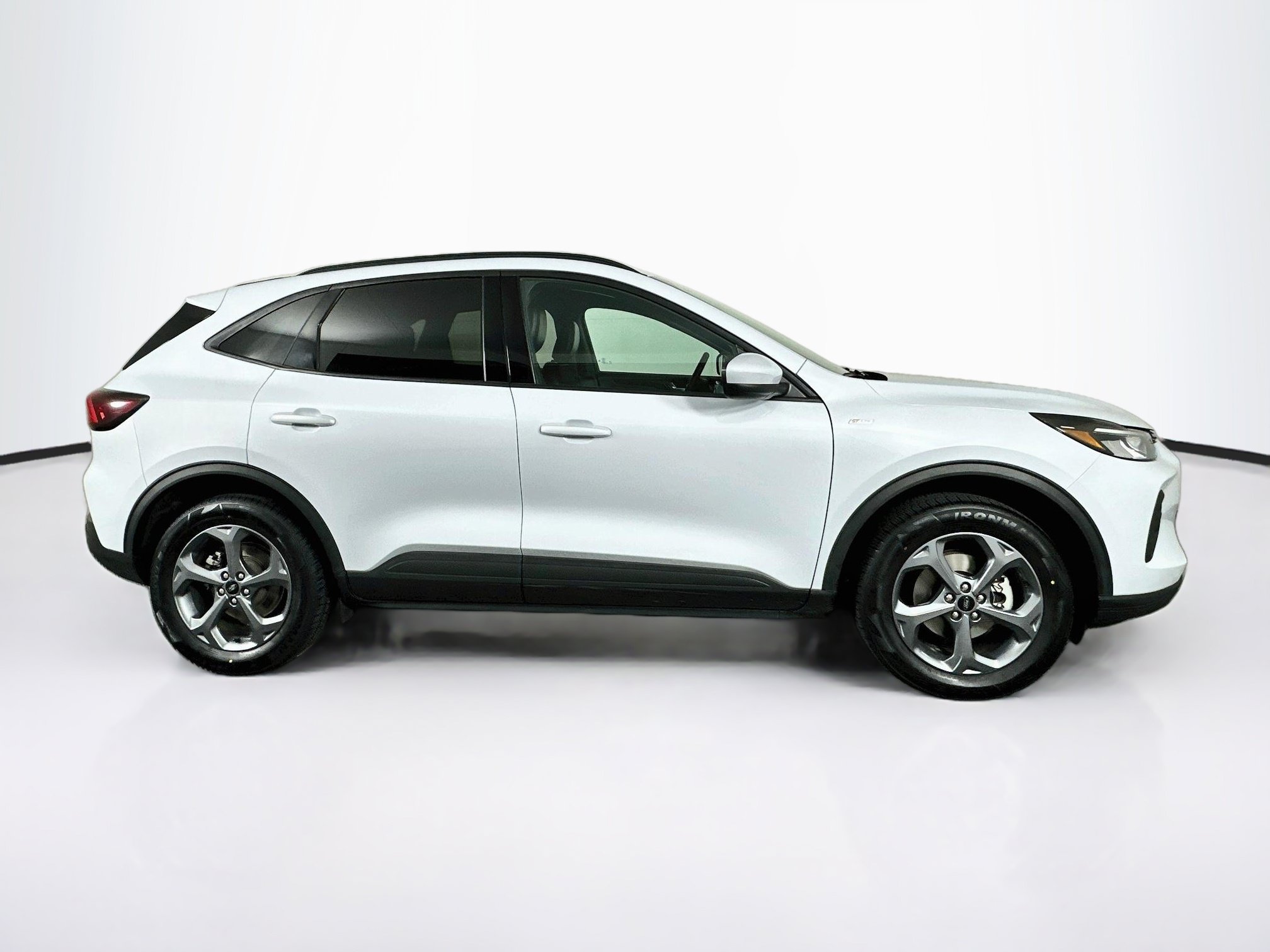 Used 2025 Ford Escape ST-Line Select AWD/4WD image 10