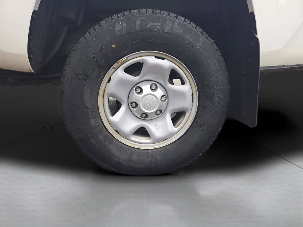 Used 2017 Toyota Tacoma SR image 8