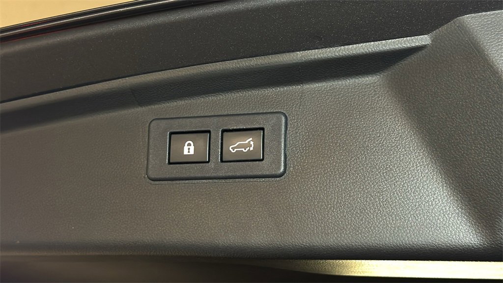 Used 2022 Subaru Outback Touring XT image 16