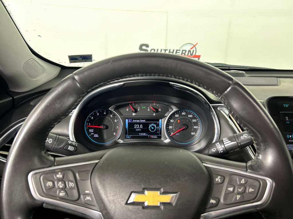 Used 2018 Chevrolet Malibu LT w/ Leather Package FWD image 13