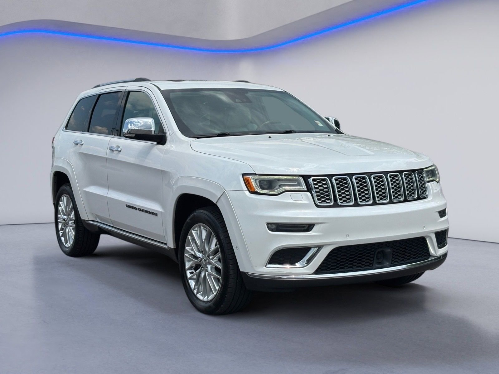 Used 2017 Jeep Grand Cherokee Summit AWD/4WD image 9