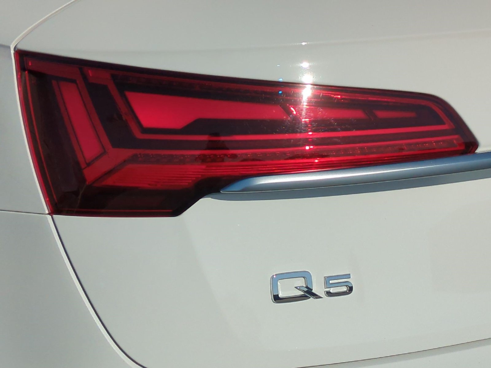 Used 2023 Audi Q5 2.0T Premium w/ Convenience Package AWD/4WD image 18