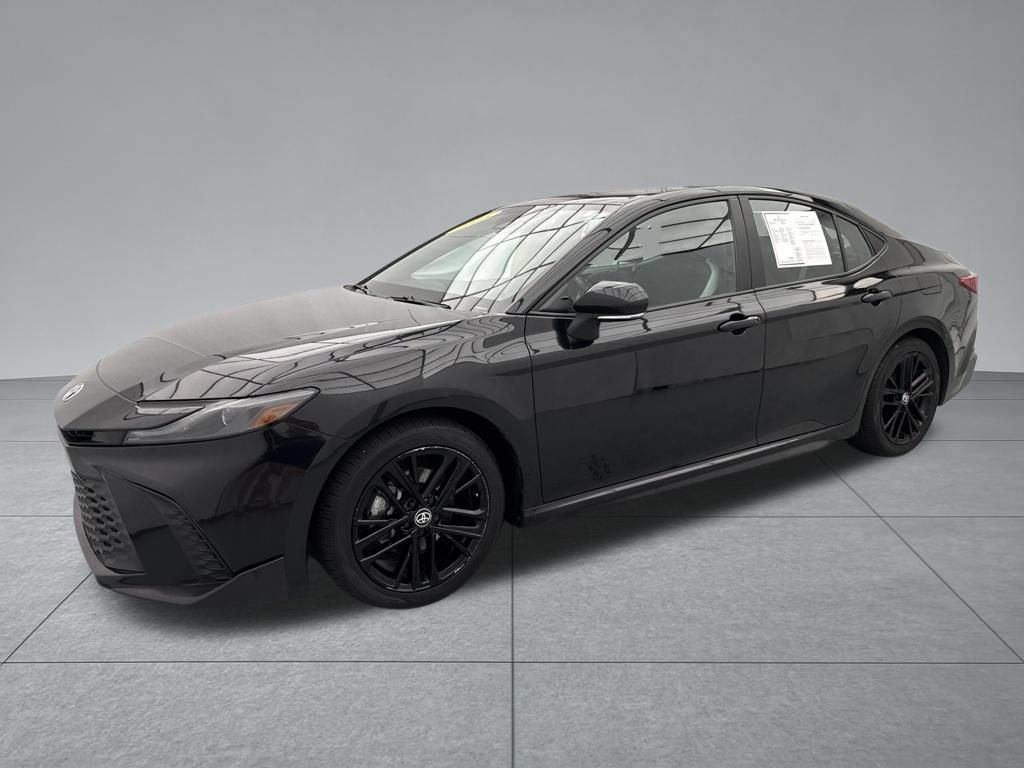 Used 2025 Toyota Camry SE FWD image 4