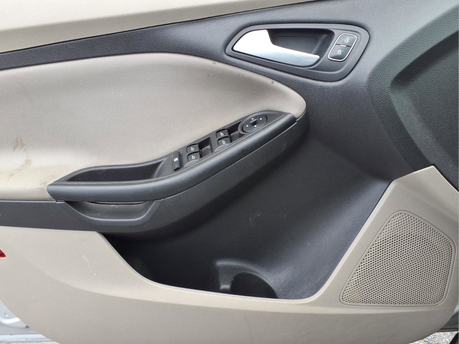 Used 2018 Ford Focus SE image 15