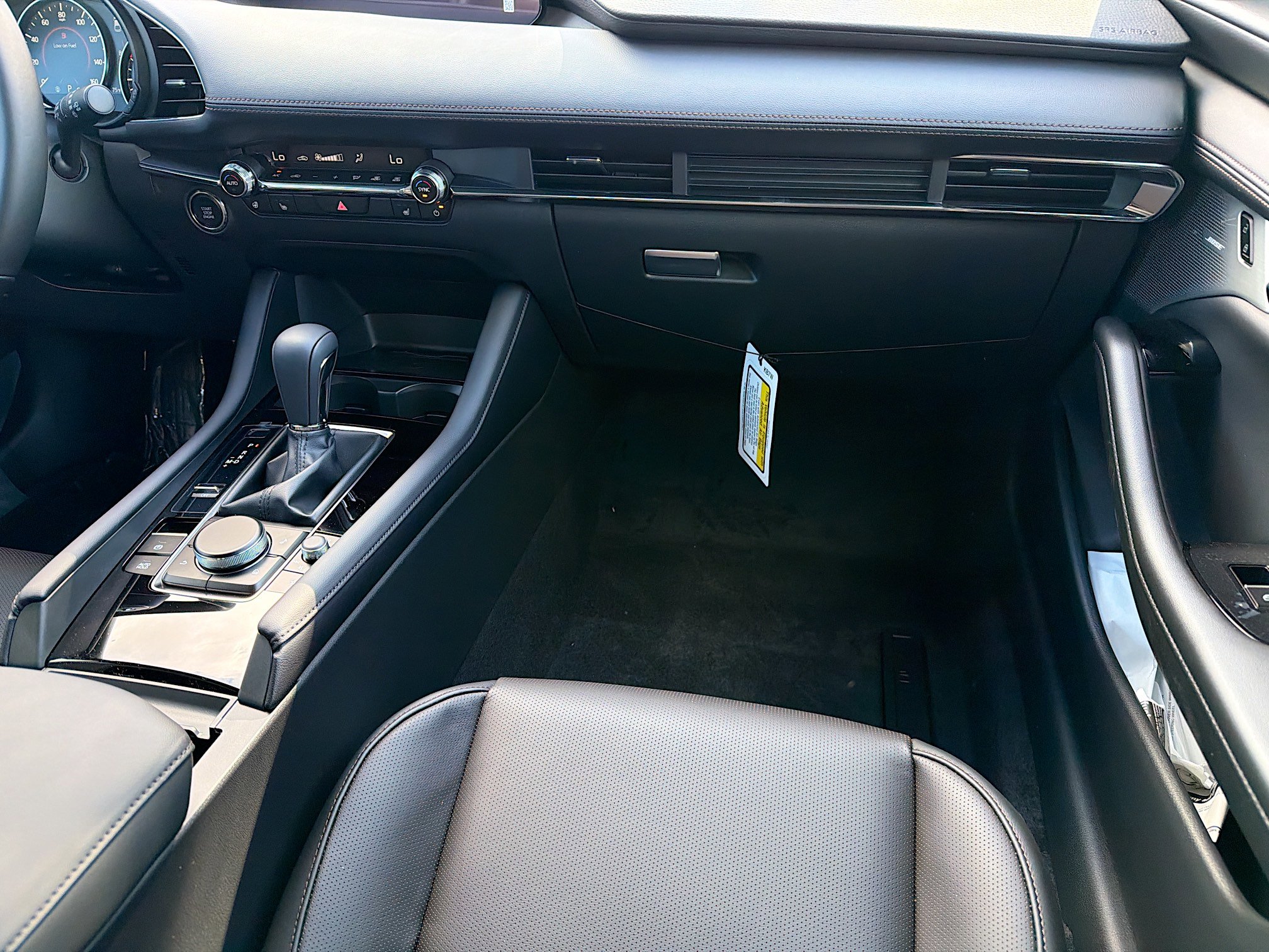 New 2026 MAZDA MAZDA3 Hatchback w/Premium Plus Pkg image 18