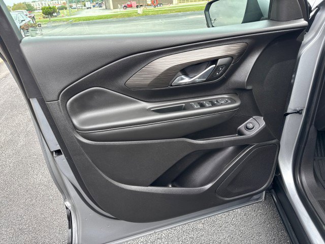 Used 2024 GMC Terrain SLE w/ Driver Convenience Package image 14