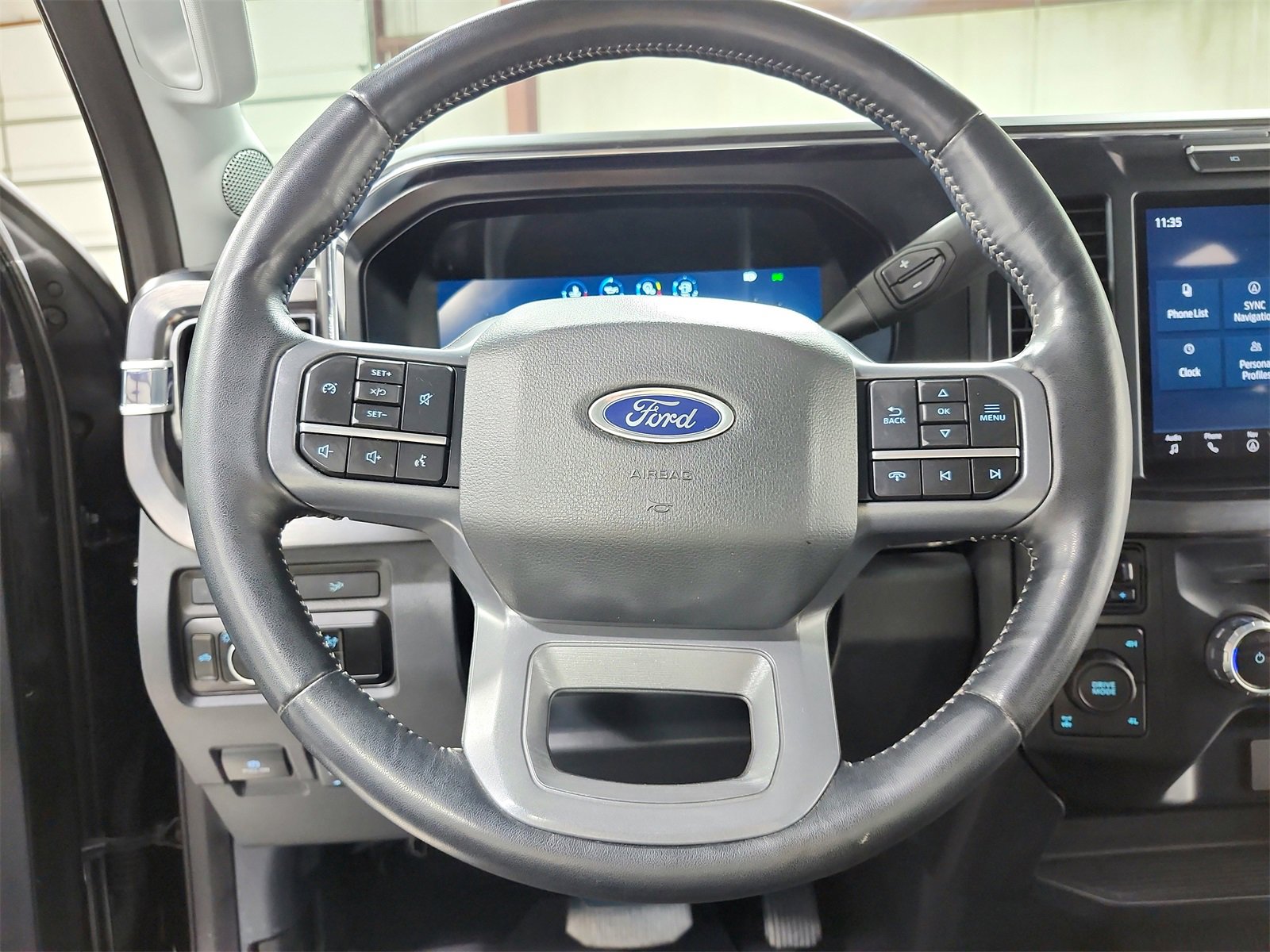 Used 2024 Ford F250 Lariat w/ Chrome Package image 24