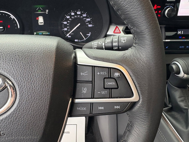 Used 2022 Toyota Sienna XLE image 26