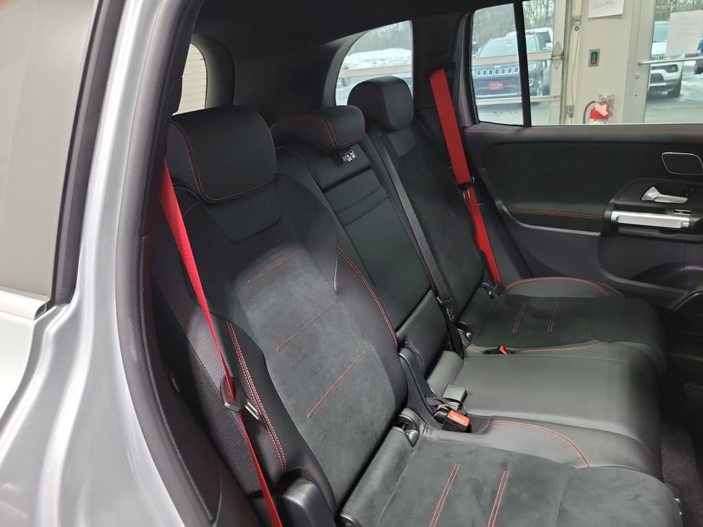 Used 2024 Mercedes-Benz GLB 35 AMG 4MATIC image 21