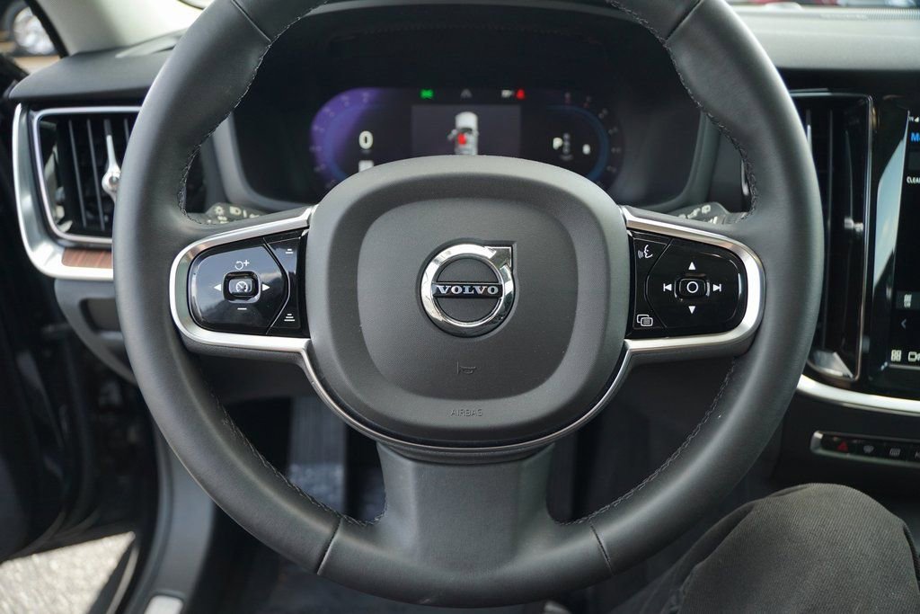 Used 2024 Volvo V60 B5 Cross Country Plus image 14