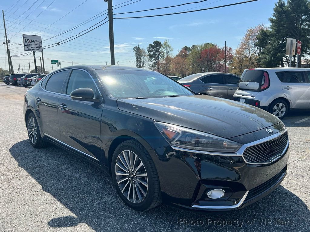 Used 2017 Kia Cadenza Premium image 3