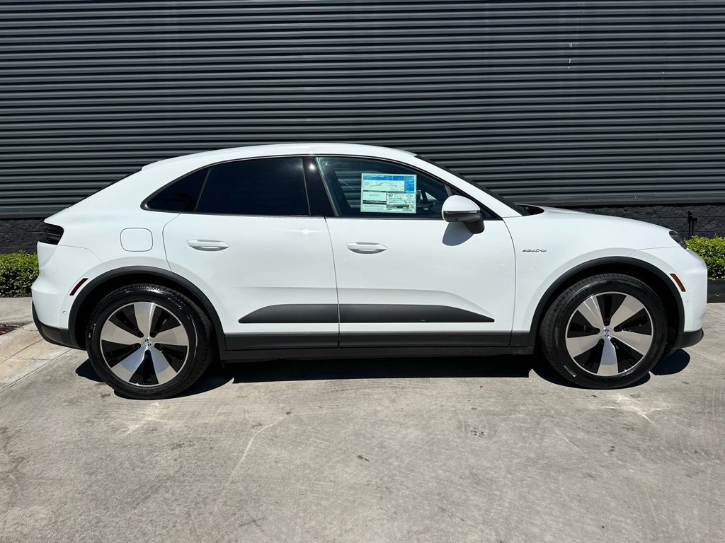 Used 2026 Porsche Macan Electric RWD image 10