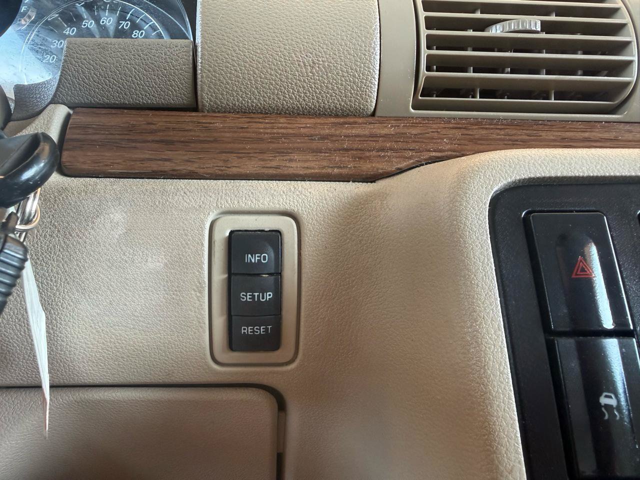 Used 2005 Ford Freestar SEL FWD image 30