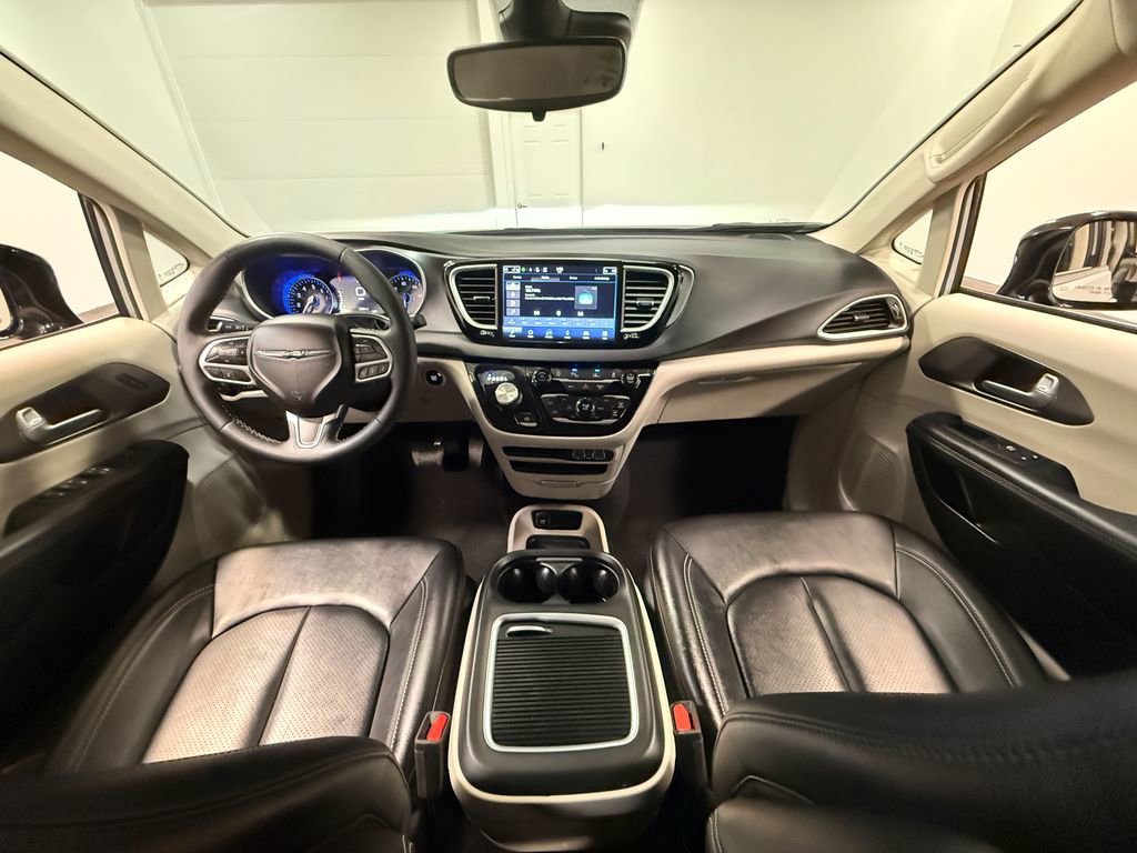 Used 2024 Chrysler Pacifica Touring-L image 73