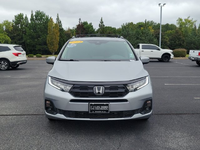 Used 2025 Honda Odyssey Touring image 2