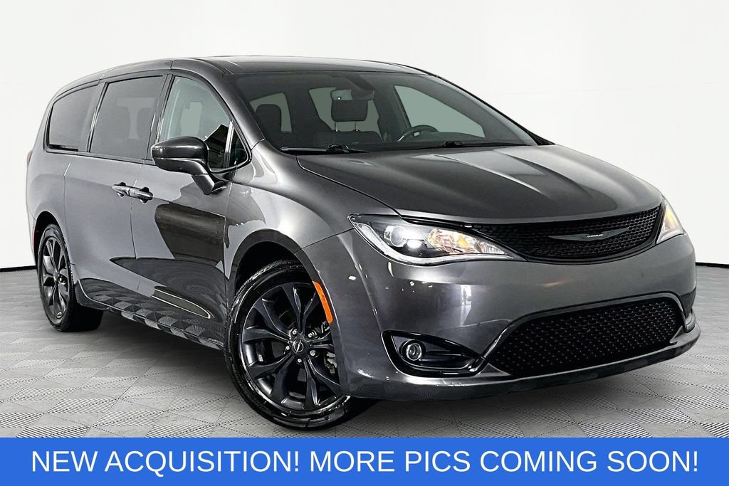 Used 2020 Chrysler Pacifica Touring w/ S Appearance Package