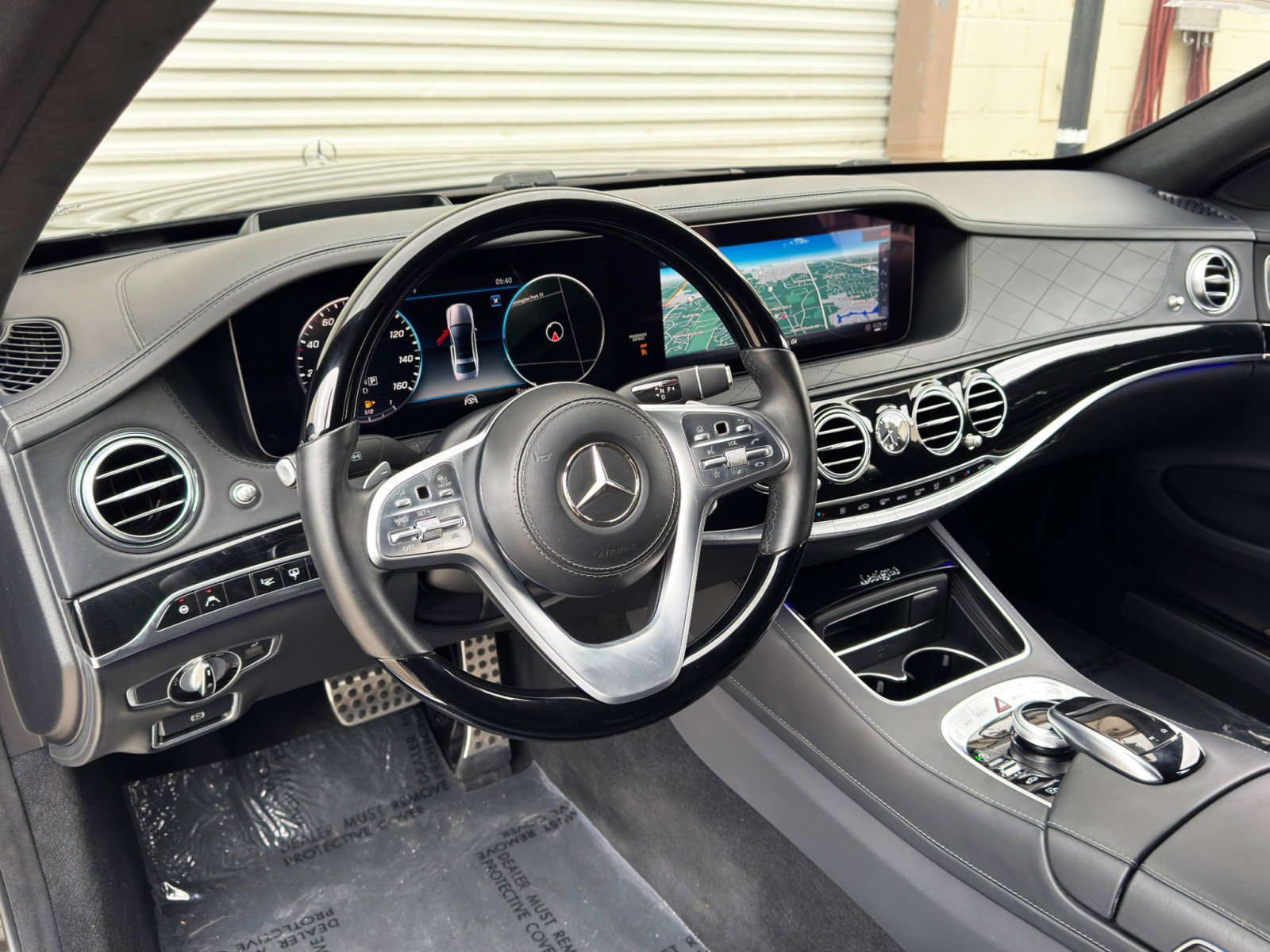 Used 2018 Mercedes-Benz S 560 Sedan w/ AMG Line Exterior image 13
