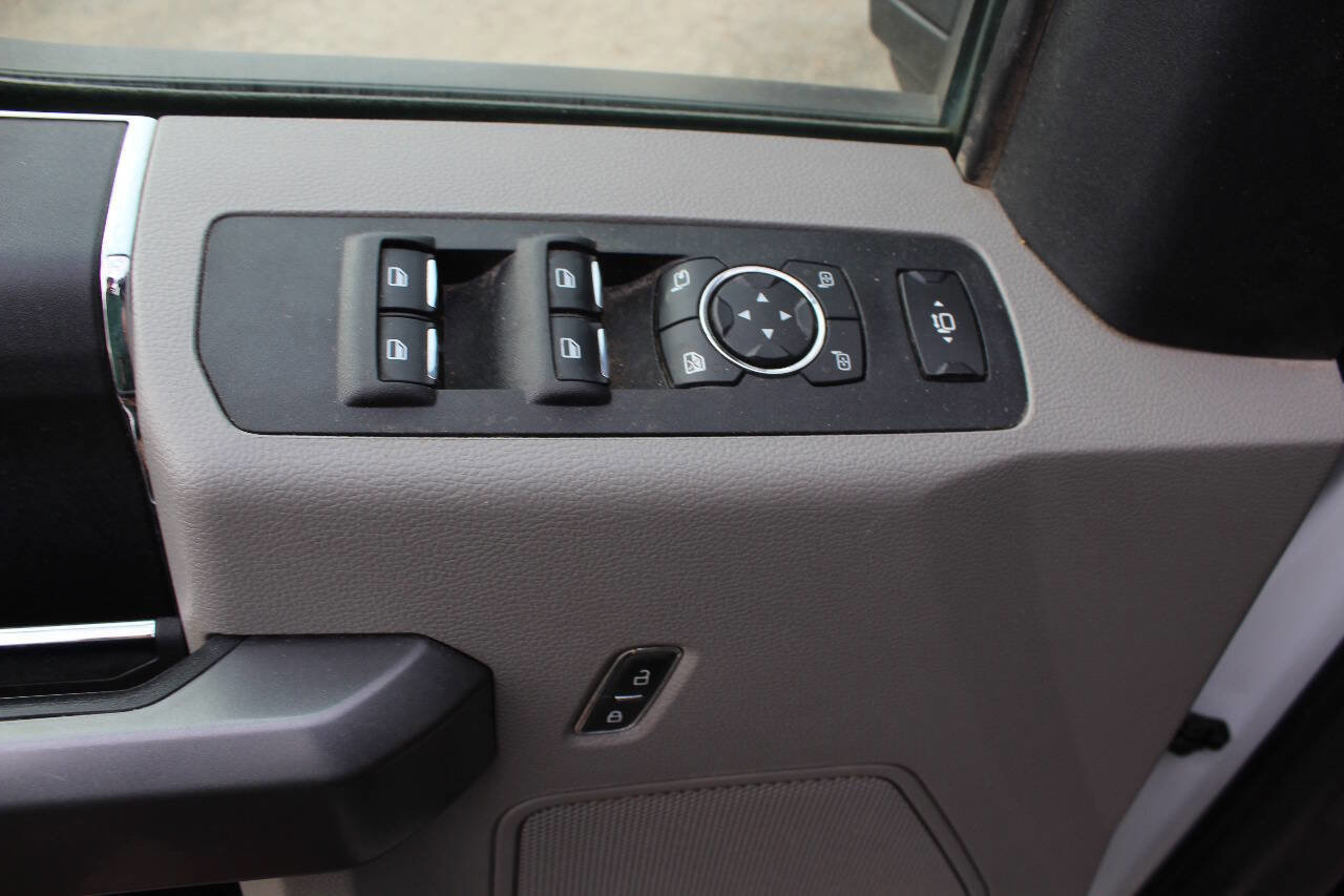 Used 2020 Ford F250 XLT w/ FX4 Off-Road Package image 15
