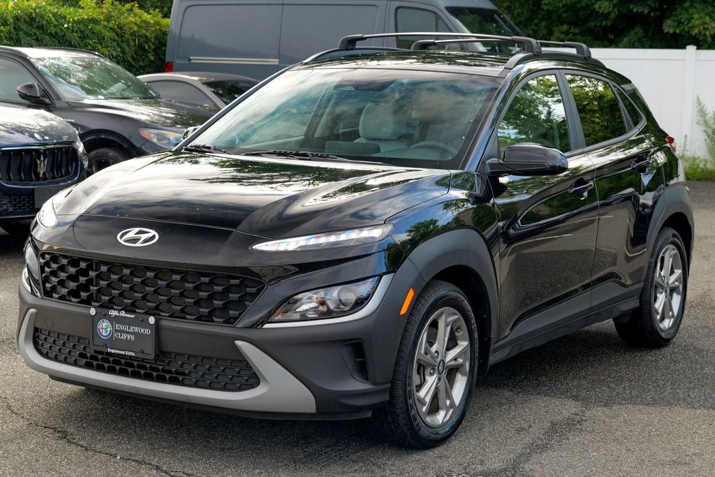 Used 2023 Hyundai Kona SEL AWD/4WD image 3