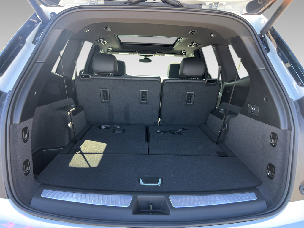 New 2025 Cadillac XT6 Luxury image 28