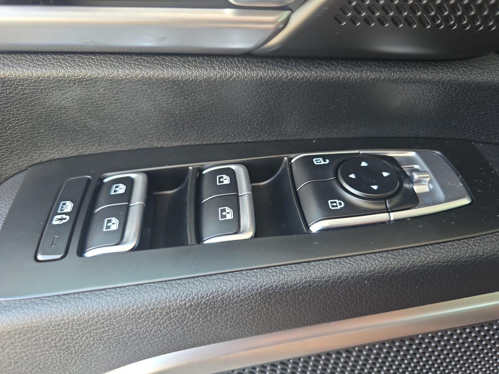 Certified 2024 Kia Telluride LX FWD image 25