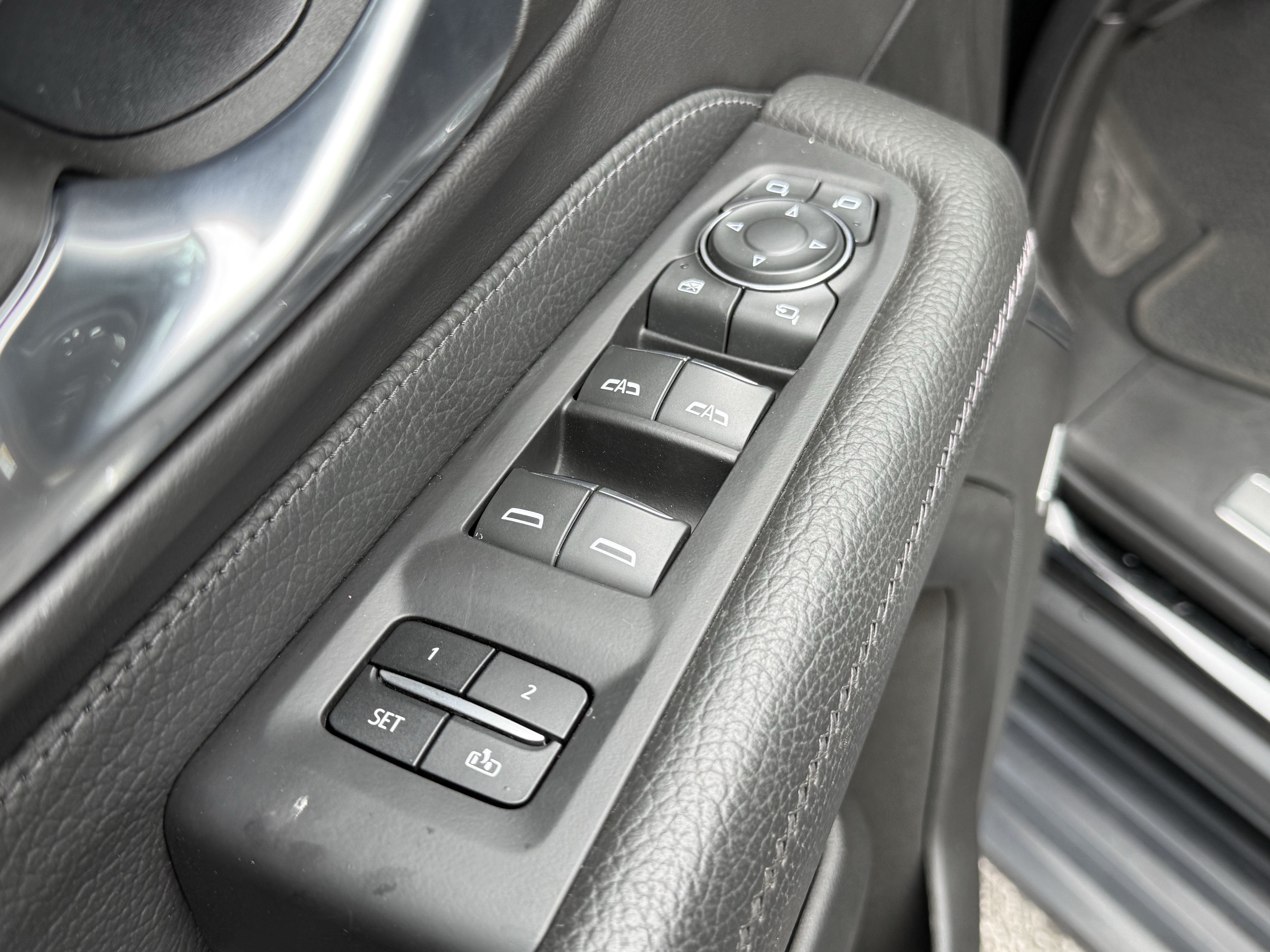 Used 2023 GMC Yukon Denali AWD/4WD image 14